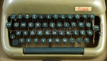 cca 1950 Erika írógép fém dobozban