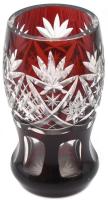 Vörös ólomkristály váza. Többrétegű, metszett, egy minimális lepattanással. 16 cm