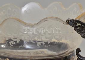 Sárkányfüles kínáló. Ezüstözött alpakka, csiszolt üveg betéttel. (Kis lepattanásokkal) XIX: sz. 33x1...