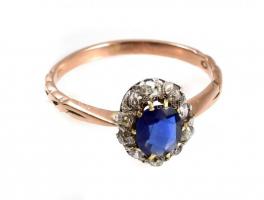 14K arany (Au) gyűrű 10 db brillel és egy zafírral. Jelzett 1,75g, m: 53 / Gold ring with diamonds and sapphire 1,75 g