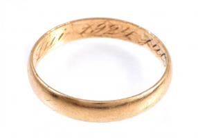 14K arany (Au) karikagyűrű. Jelzett 1,98 g, m: 57 / Gold ring with 1,98 g
