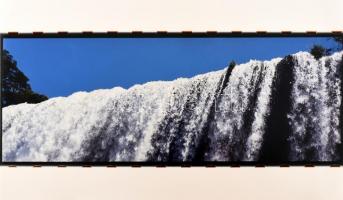 Eifert János (1943- ): Vízesés, jelzés nélküli fotó, 30×50 cm