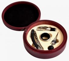 BKIK feliratos exkluzív bornyitó szett fa dobozban