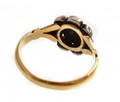 Arany  (Au) 14K gyűrű, rozetta formában türkiz kövekkel. Jelzett. 4 gt m: 56