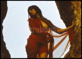 cca 1970-es évek, szolidan erotikus felvételek, vegyes válogatás, 13 db vintage DIAPOZITÍV felvétel,...