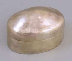 Ezüst cukordoboz (Ag). Poncolt 1867-1937 közötti fémjellel, KB mesterjeggyel. 110 g, 8,5x6,5 cm