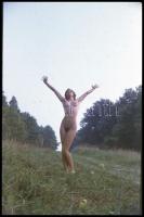 cca 1973 Az aktfotózás szépsége, Czakó László (?-?) pécsi fotóművész hagyatékából 5 db vintage DIAPOZITÍV felvétel, 36x24 mm
