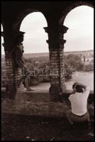 Különböző időpontokban és eltérő helyszíneken készült akt felvételek, három kivételével vintage nega...