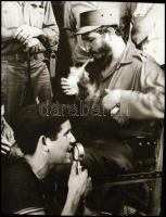 cca 1965 Fidel Castro (1926-2016) kubai forradalmár, politikus, államelnök, 1 db NEGATÍV, 5,5x4,2 cm