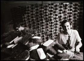 cca 1978 Kefe- és Seprűgyártó Vállalat Budapesten, Magyar Alfréd budapesti fotóművész 24 db vintage ...