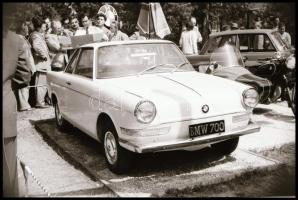 cca 1978 Autók kiállítása BNV-n, Magyar Alfréd budapesti fotóművész 15 db vintage NEGATÍV felvétele ...