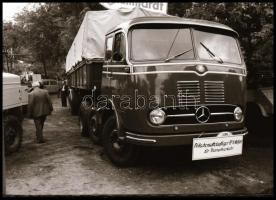 cca 1978 Autók kiállítása BNV-n, Magyar Alfréd budapesti fotóművész 15 db vintage NEGATÍV felvétele ...