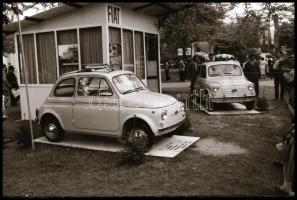 cca 1978 Autók kiállítása BNV-n, Magyar Alfréd budapesti fotóművész 15 db vintage NEGATÍV felvétele ...