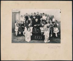 1935 Szegedi gyermekek, Sternberg fényképész pecsétjével jelzett vintage fotó, 11,5x16,3 cm, karton 20x24 cm