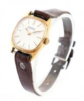 Női Roamer kézi felhúzós karóra. Működőképőse, régi bőr szíjjal. 2,5x2,5 cm