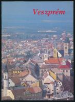 Raffai István: Régi épületek Veszprémben. Fényképes album. Veszprém, én., Pannon-ny. Kiadói kartonál...
