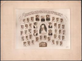 1932 A budapesti Szent Orsolya rendi Szent Angéla Intézet Gimnázium VIII. osztályát végzett növendékei, kartonra kasírozott tablófotó Pável műterméből, 16,5×22 cm