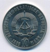 NDK 1985. 10M Cu-Ni "Felszabadulás a fasizmus alól" T:1-
GDR 1985. 10 Mark Cu-Ni "Li...