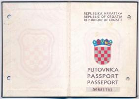 1998 Horvát Köztársaság által kiállított útlevél, fényképes oldal hiányzik, tele pecsétekkel