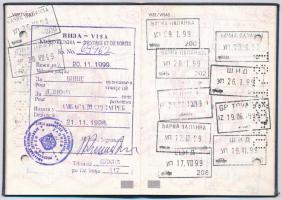1998 Horvát Köztársaság által kiállított útlevél, fényképes oldal hiányzik, tele pecsétekkel