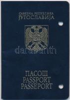 1997 Jugoszláv útlevél, magyar vízummal, bélyegzésekkel, néhol gyerekfirkával