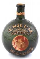 Zwack Unicum, háború előtti üveg, kissé hiányos címkével. Dombornyomott, 20 cm.