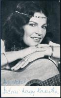 Dévai Nagy Kamilla (1950- ) énekesnő aláírása őt ábrázoló fotón, 15,5x9,5 cm
