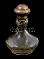cca 1861-1921 Bachruch Antal osztrák-magyar kristály likőrös üveg dugóval, jelzett ezüst (Ag) szerelékkel és kupakkal. Csiszolt, kisebb kopásokkal, a nyak belső felén repedéssel, m: 15 cm