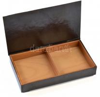 Iparművész réz dobozka, fa betéttel, jó állapotban, 18×10,5×3 cm