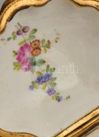 Limoges porcelán dobozka, részben kézzel festett, jelzett, kis hajszálrepedéssel a tetején, 10×9×5 c...