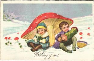 Boldog Újévet! / New Year greeting art postcard with mushroom, clover and children. WSSB 8495.
