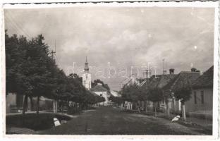 1942 Barót, Baraolt; utca, templom. Borbáth Zoltánné fényképész / church, street. photo
