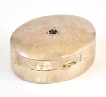 Ezüst(Ag) dobozka, zafírral, jelzett, 3×2,5 cm, bruttó: 13,59 g
