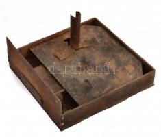 Régi pincezár, kulccsal, rozsdás, 16×18 cm