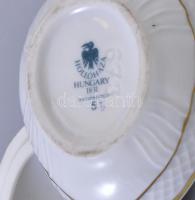 Hollóházi porcelán tojás, kézzel festett, jelzett, kis kopásnyomokkal, 7,5×6 cm