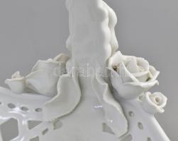 Herendi nagy méretű áttört, rózsás kosár. Fehér mázas, benyomott jelzéssel, hibátlan. m: 25 cm h: 27...