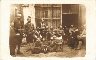 Az Osztrák-Magyar Haditengerészet matrózai Szmirnában, vízipipázó matróz a helyiekkel / K.u.K. Kriegsmarine Matrosen / WWI Austro-Hungarian Navy mariners in Smyrna (Izmir), mariner with hookah and locals. photo