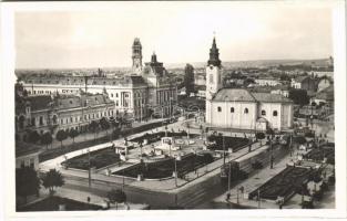 Nagyvárad, Oradea; Szent László tér és templom, városház, villamosok, gyógyszertár, üzletek / square, church, town hall, trams, pharmacy, shops