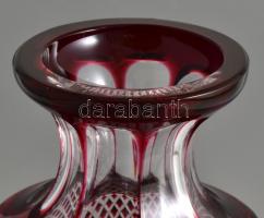 WMF kétrétegű bordó-átlátszó üveg váza, jelzett, hámozott, apró hibákkal, m: 29 cm