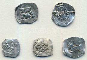 XII. század körül kis tétel, Magyarországon is használt pénzérmék: friesachi dénár, bécsi fillér, osztrák hercegi veret 5 db Ag T:3, 3-