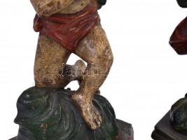 2 db faragott, festett fa szobor, sérülésekkel, m: 17 cm