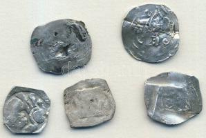 XII. század körül kis tétel, Magyarországon is használt pénzérmék: friesachi dénár, bécsi fillér, os...