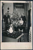 1942 Családi karácsony, datált fotó, 12,5×8 cm