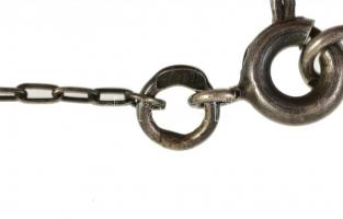 1970-es évekbeli ezüst(Ag) nyaklánc borostyán kövekkel, ezüst függőkkel, jelzett, patinás állapotban...