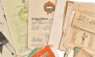 Vegyes papírrégiség tétel: oklevelek, plakátok, számlák, jegyek, stb