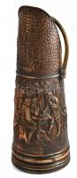 Vörösréz szenes kanna, oldalán figurális jelenettel díszített, sérült, m: 56 cm