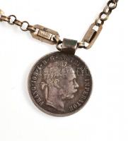 Ezüst(Ag) nyaklánc, érme medállal, jelzés nélkül, h: 66 cm, nettó: 22,65 g