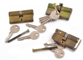 3 db használt Elzett biztonsági zárbetét másolt kulcsokkal, kopásokkal