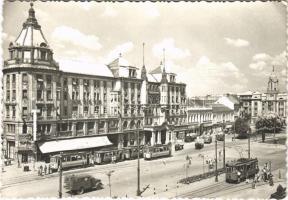 1960 Debrecen, Arany Bika szálloda, villamos, üzletek. Képzőművészeti Alap Kiadóvállalat (fa)