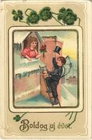 1912 Boldog Újévet! / New Year greeting art postcard, romantic couple, chimney sweeper, clovers. Art Nouveau, litho (kis szakadás / small tear)